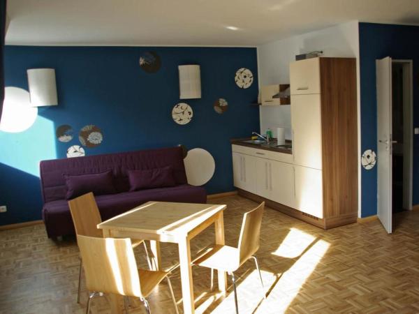 Five Elements Hostel Frankfurt : photo 2 de la chambre appartement