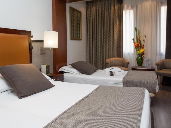 Hotel Balmoral : photo 3 de la chambre chambre double ou lits jumeaux avec lit d'appoint