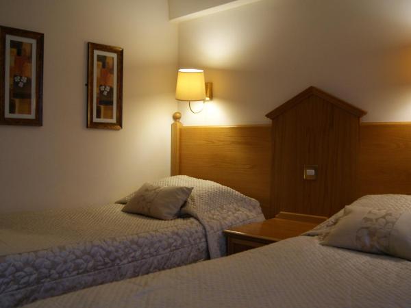 Fairways Lodge & Leisure Club : photo 2 de la chambre chambre lits jumeaux