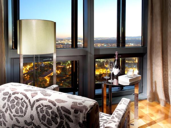 Eurostars Madrid Tower : photo 1 de la chambre chambre double ou lits jumeaux supérieure