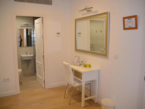 Hotel Doña Lina : photo 1 de la chambre chambre double ou lits jumeaux