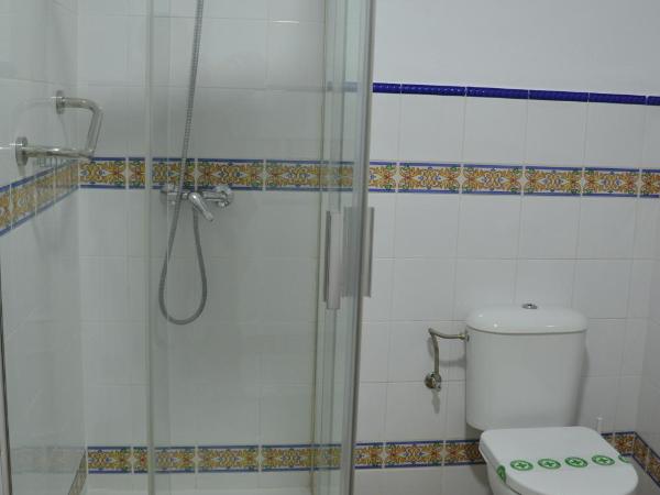 Hotel Doña Lina : photo 7 de la chambre chambre double ou lits jumeaux