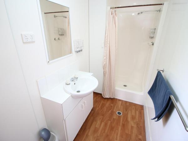 Adelaide Brownhill Creek Tourist Park : photo 10 de la chambre chalet 3 chambres