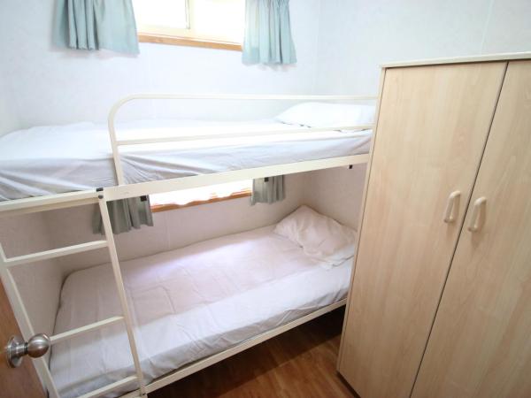 Adelaide Brownhill Creek Tourist Park : photo 8 de la chambre chalet 3 chambres