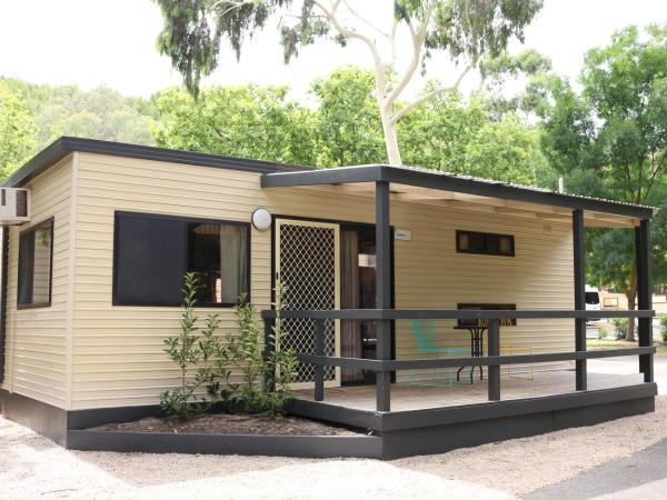 Adelaide Brownhill Creek Tourist Park : photo 6 de la chambre chalet Économique