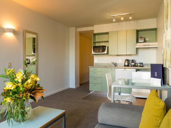 Astelia Apartment Hotel : photo 4 de la chambre appartement 1 chambre avec lit queen-size
