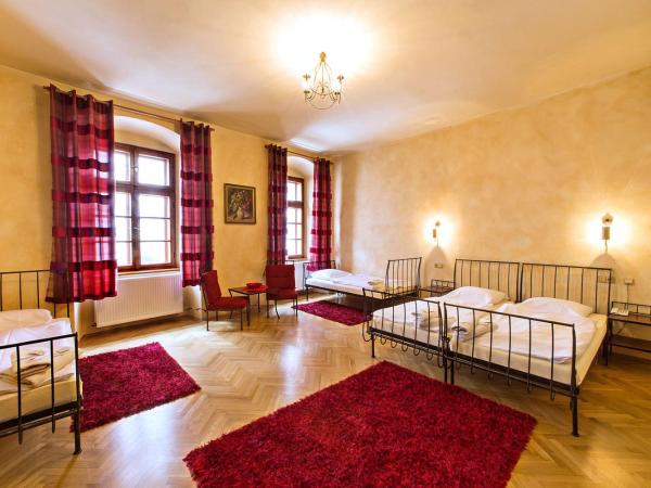 Arcadie Hotel & Apartments : photo 3 de la chambre chambre quadruple