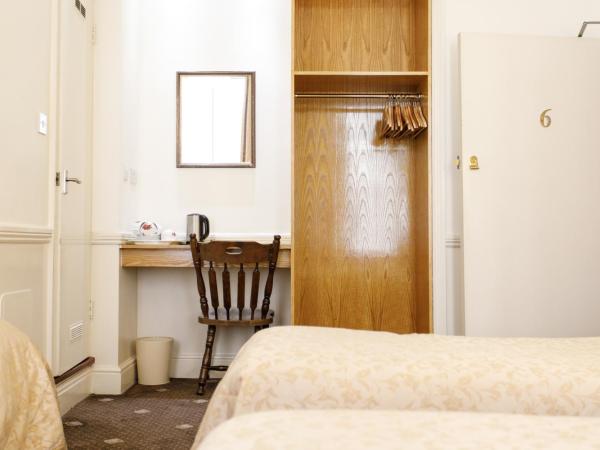 Jesmond Hotel : photo 2 de la chambre chambre quadruple avec salle de bains