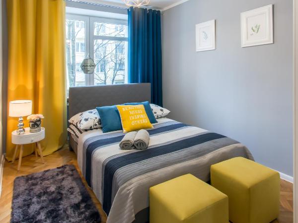 ClickTheFlat Żurawia Street Apart Rooms : photo 1 de la chambre chambre double avec salle de bains commune