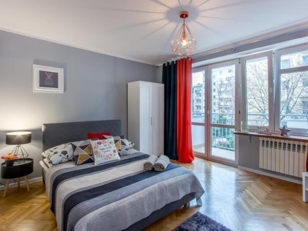 ClickTheFlat Żurawia Street Apart Rooms : photo 1 de la chambre chambre double avec salle de bains commune