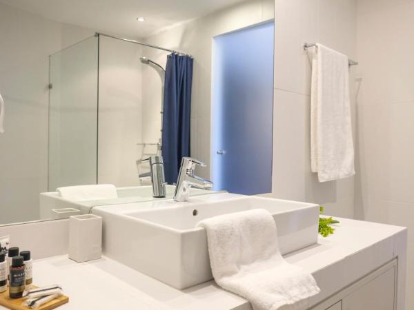 Lotus Inn : photo 9 de la chambre chambre double de luxe avec vue sur rue