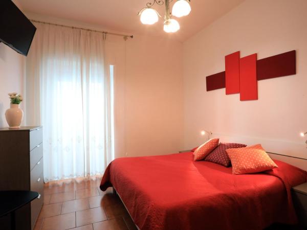 Primo Piano Guesthouse - Bari Policlinico : photo 1 de la chambre chambre double avec salle de bains privative