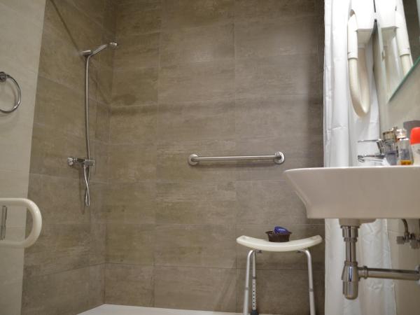 Hotel Doña Lina : photo 2 de la chambre chambre double ou lits jumeaux