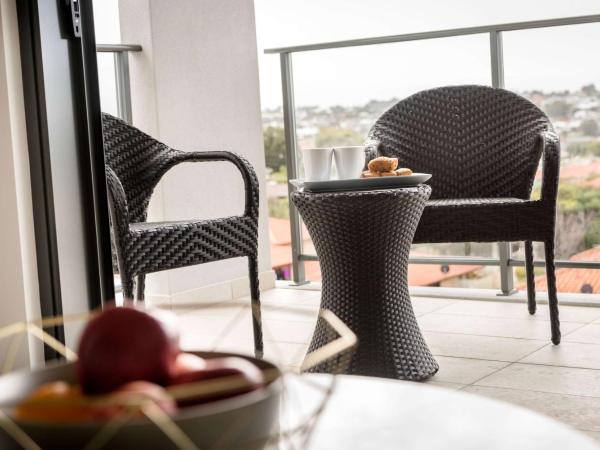 Ramada by Wyndham VetroBlu Scarborough Beach : photo 10 de la chambre suite affaires 2 chambres