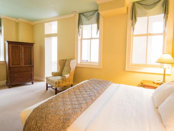 Fort Harrison State Park Inn : photo 4 de la chambre suite lit king-size