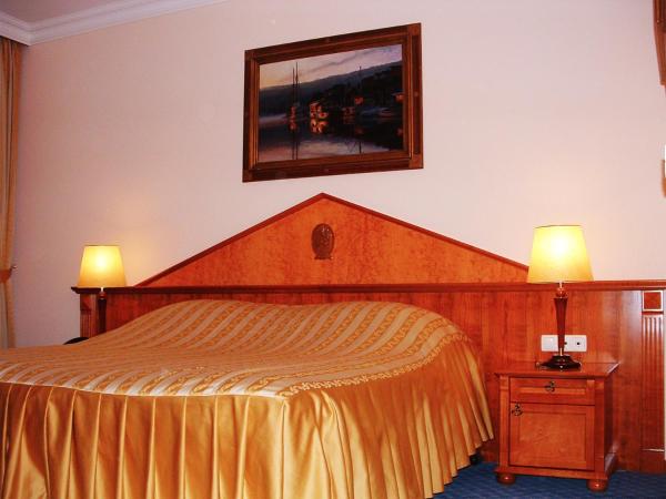 Marina Frapa Resort Rogoznica : photo 2 de la chambre  chambre supérieure avec balcon
