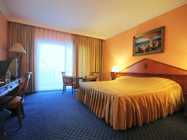 Marina Frapa Resort Rogoznica : photo 1 de la chambre  chambre supérieure avec balcon