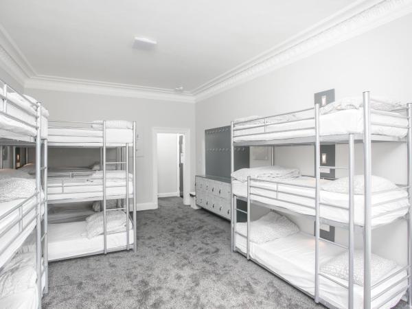 West End Hotel : photo 5 de la chambre lits superposés dans dortoir pour femmes de 12 lits 