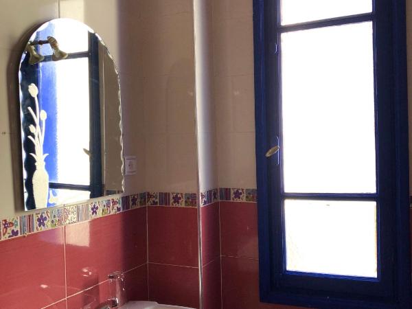 El Muniria : photo 7 de la chambre chambre double avec salle de bains privative