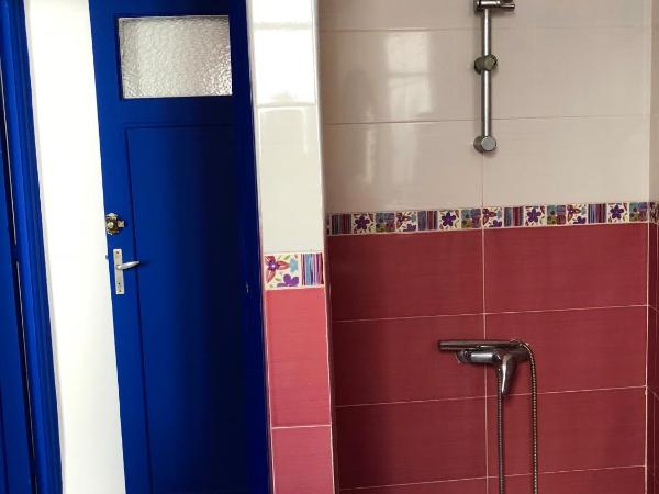 El Muniria : photo 6 de la chambre chambre double avec salle de bains privative