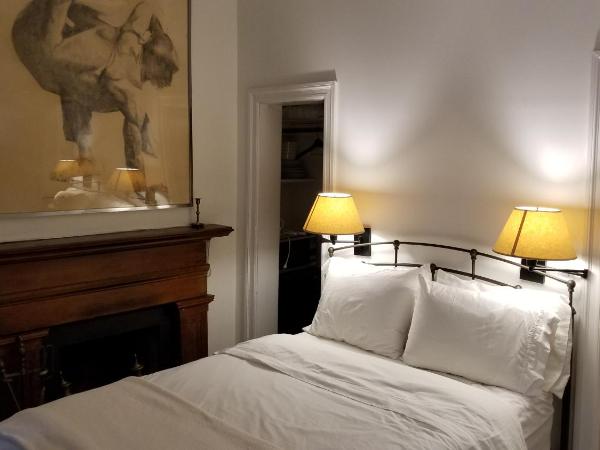 Incentra Village Hotel : photo 7 de la chambre studio surrey avec grand lit