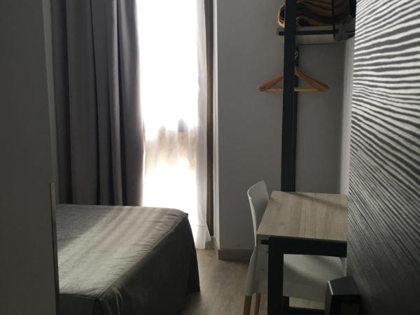 Hostal Benidorm : photo 8 de la chambre chambre simple avec vue