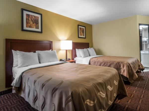 Quality Inn Colorado Springs South : photo 2 de la chambre chambre double avec 2 lits doubles - non-fumeurs