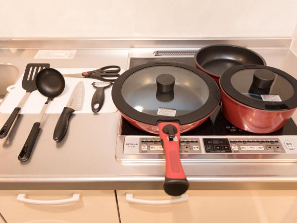 Stay SAKURA Kyoto Nijo Seasons : photo 6 de la chambre chambre lits jumeaux standard avec canapé