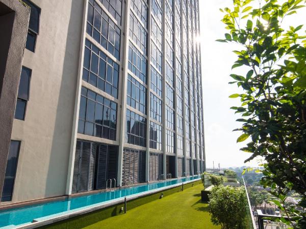 The Pines Melaka : photo 10 de la chambre poolside suite king - city view