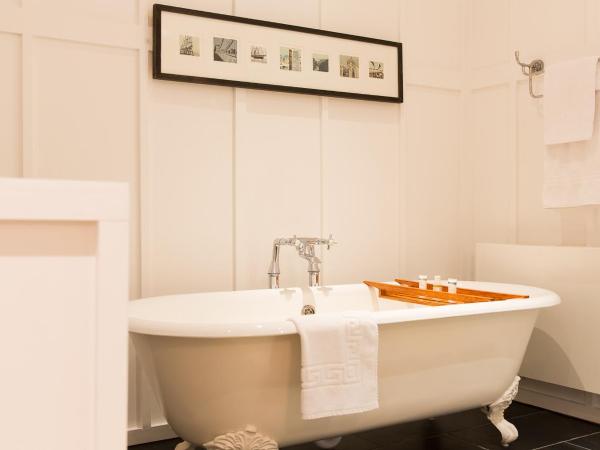 Number 38 Clifton : photo 3 de la chambre chambre double de luxe avec baignoire - vue sur ville