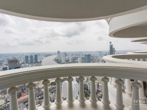 Tower Club at lebua : photo 6 de la chambre suite tower club avec salon - vue sur rivière 