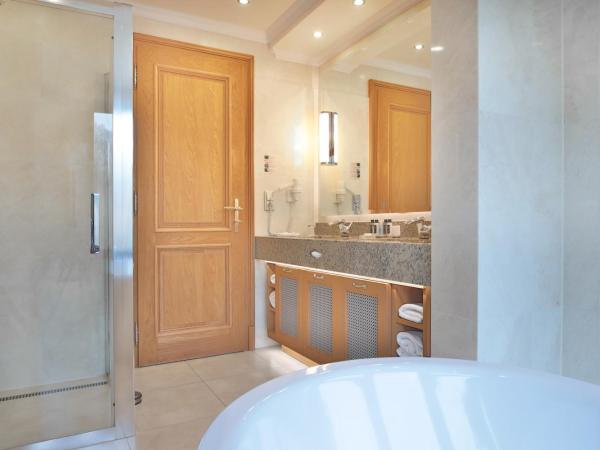 Retro Riverside Wellness Resort : photo 6 de la chambre suite