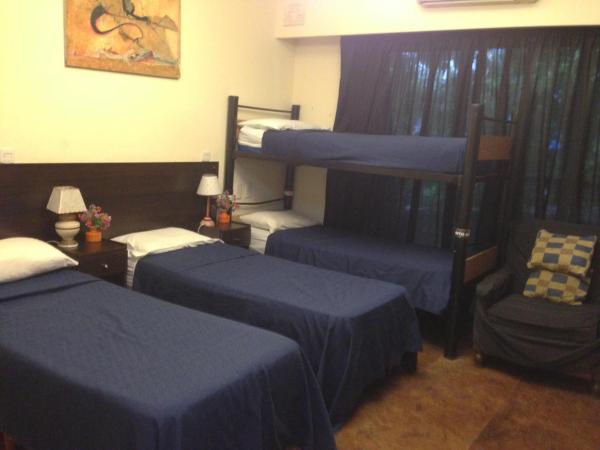 Palermo Soho Hostel : photo 4 de la chambre chambre quadruple avec salle de bains commune