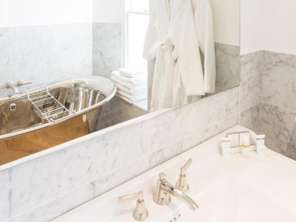 Number 38 Clifton : photo 4 de la chambre suite - vue sur ville et parc