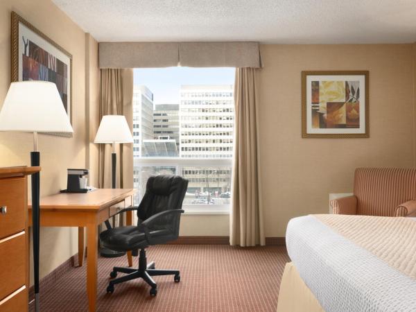 Days Inn by Wyndham Edmonton Downtown : photo 1 de la chambre chambre attribuée à l'arrivée