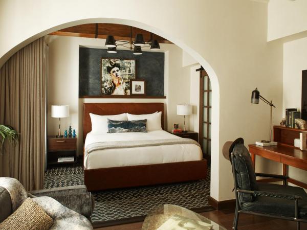 Hotel Figueroa, Unbound Collection by Hyatt : photo 5 de la chambre suite junior lit king-size