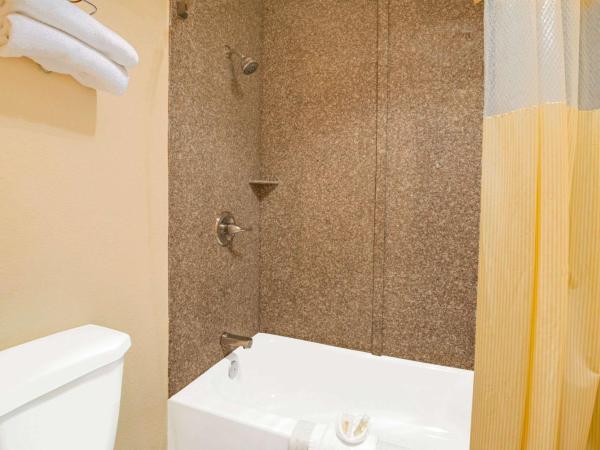 Days Inn by Wyndham East Albuquerque : photo 2 de la chambre chambre lit king-size - non-fumeurs
