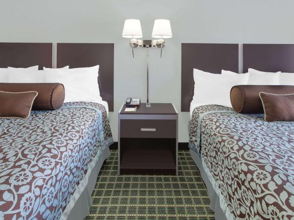Days Inn by Wyndham Market Center Dallas Love Field : photo 2 de la chambre chambre 2 lits queen-size - non-fumeurs