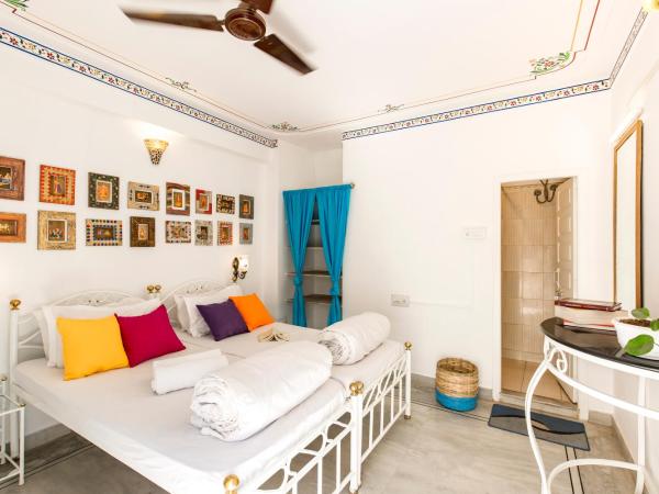 goSTOPS Udaipur : photo 1 de la chambre private double ac room with ensuite bathroom