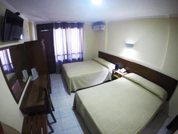 Hotel Oriente : photo 2 de la chambre chambre double avec 2 lits doubles
