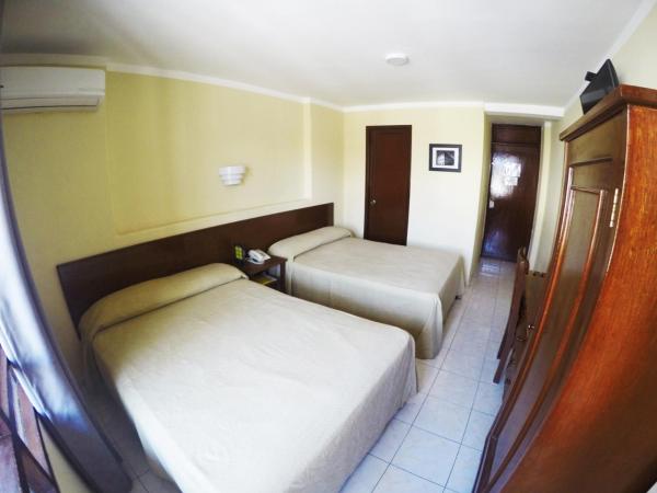 Hotel Oriente : photo 1 de la chambre chambre double avec 2 lits doubles