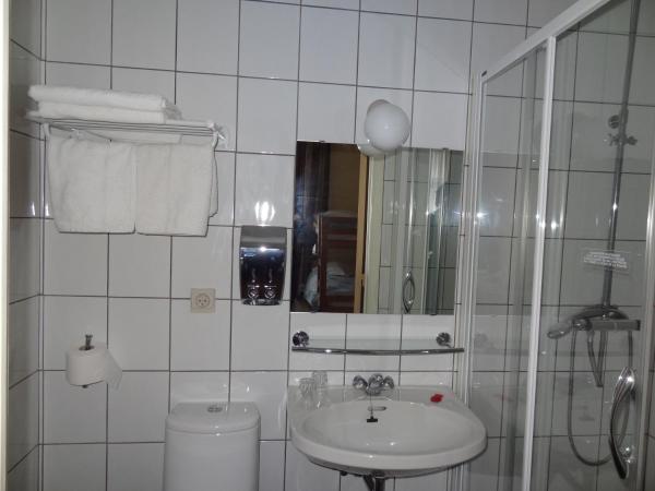 Logies Ocelot : photo 2 de la chambre chambre familiale (2 adultes et 2 enfants)