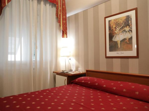 Hotel Helvetia : photo 5 de la chambre chambre double