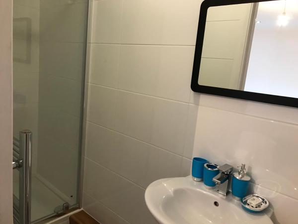 Oxford Bed and Breakfast : photo 9 de la chambre chambre triple avec douche