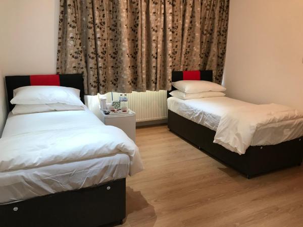 Oxford Bed and Breakfast : photo 7 de la chambre chambre triple avec douche