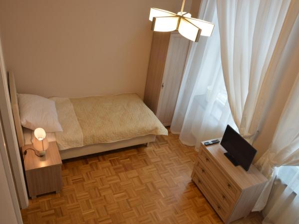 Ada Aparthouse : photo 3 de la chambre chambre double avec salle de bains privative extérieure