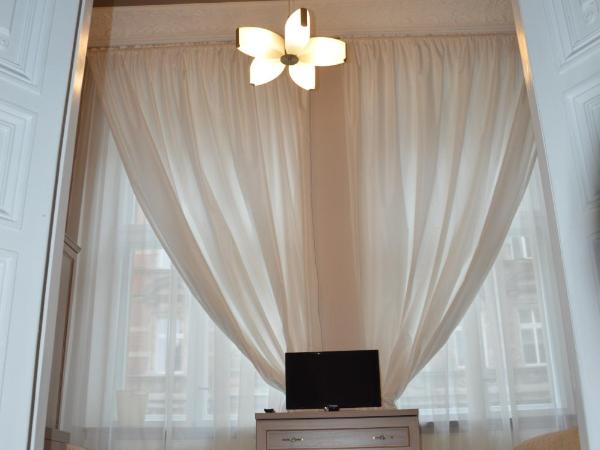 Ada Aparthouse : photo 4 de la chambre chambre double avec salle de bains privative extérieure