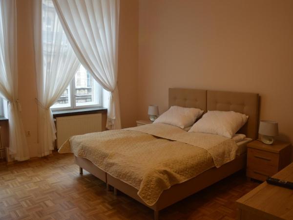 Ada Aparthouse : photo 3 de la chambre chambre double avec salle de bains privative extérieure