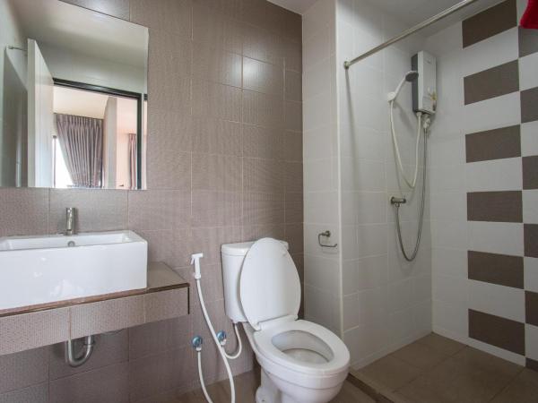 Live at Home Sukhumvit 105 : photo 2 de la chambre appartement