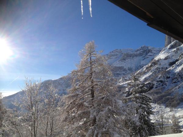 Hotel Quellenhof Leukerbad : photo 4 de la chambre chambre triple